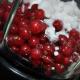 Как заморозить ягоды красной смородины на зиму в домашних условиях Заморозка красной смородины в домашних условиях