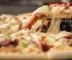 Πίτσα από ζύμη χωρίς μαγιά: επιλογές γρήγορου ψησίματος Αέρινη ζύμη πίτσας χωρίς μαγιά
